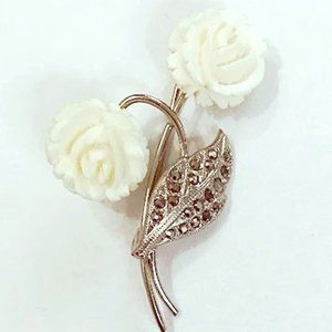 VINTAGE SILVER TONE BROOCH/PIN with CARVED IVORY WHITE ROSES & MARCASITE LEAF